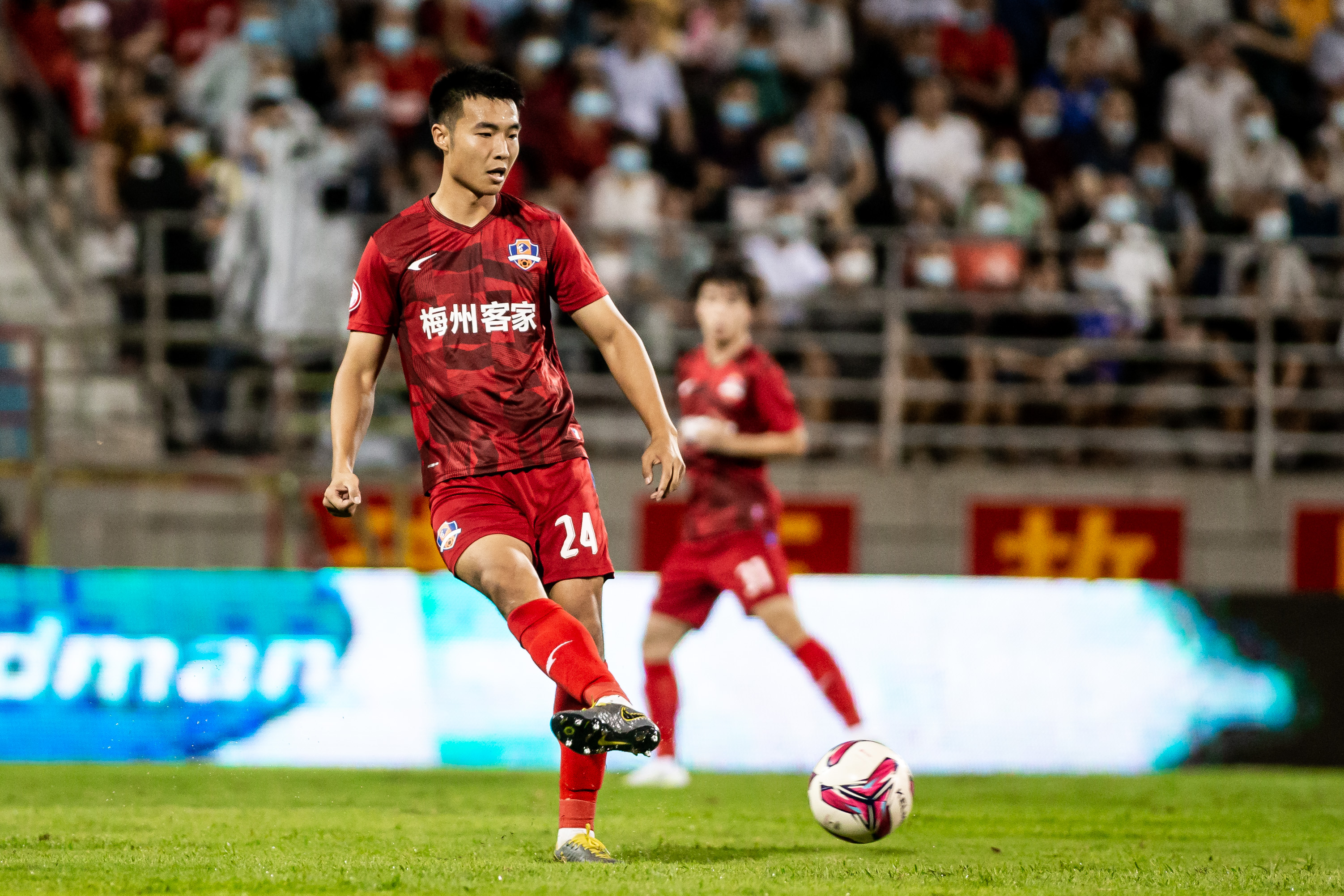 开元棋牌网页-球迷在享受足球盛宴之余